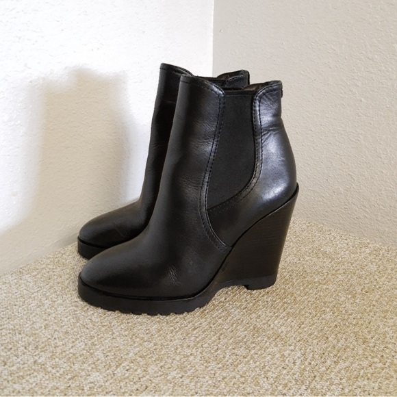 Michael Kors Thea Leather Wedge Boot, Size 7M  $30 $250 - Picture 2 of 12